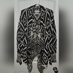 Knox Rose Geometric Front Cascading Black and Cream Oversized Open Cardigan XS